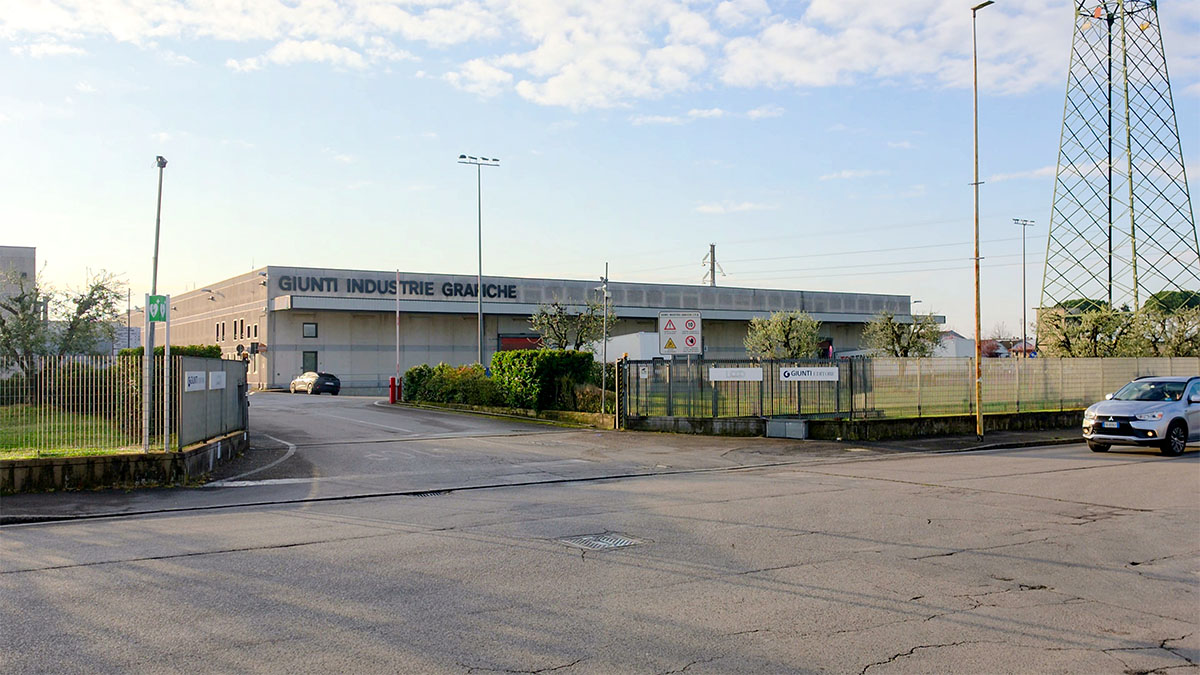 Giunti Industrie Grafiche - esterno del Centro Logistico di Prato